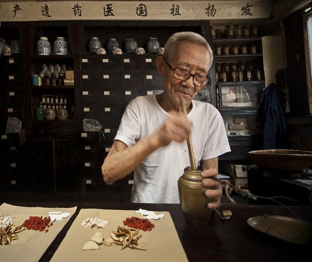 藏英草药有什么功效_药材藏阴成图片_藏英成草药有什么功效成药材